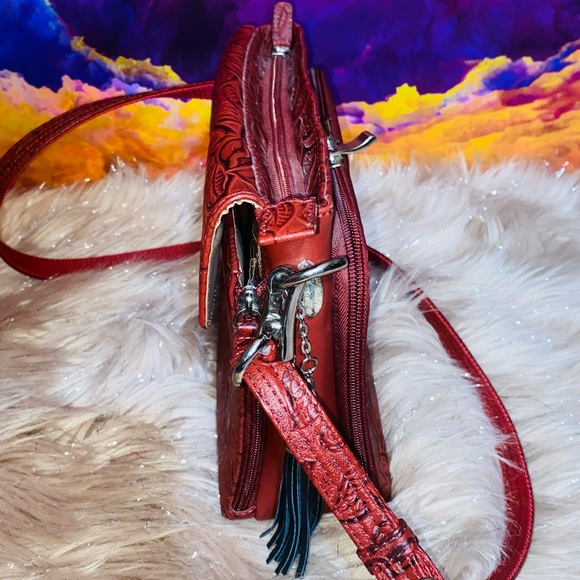 Concealed Carry Tooled American Cowhide Crossbody/Shoulder bag- Black Cherry - Picture 12 of 12